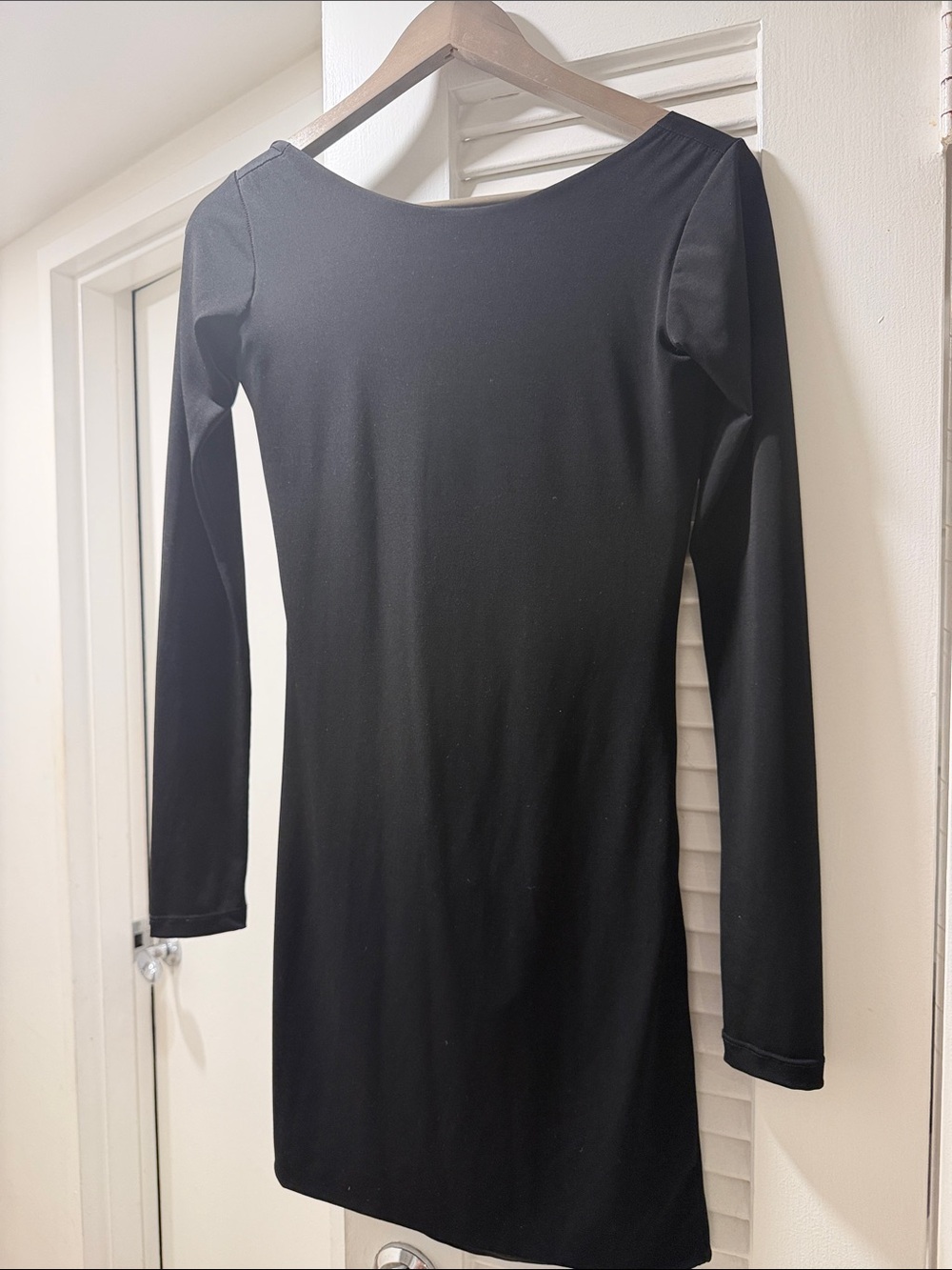 Guess by Marciano Black Long-Sleeve Sheath Dress